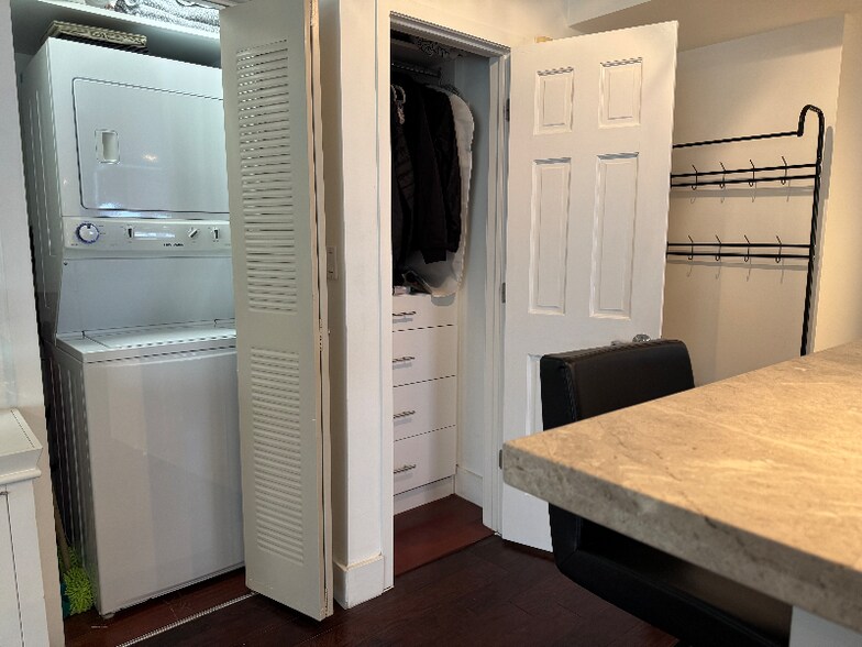 Building Photo - 741 6th St