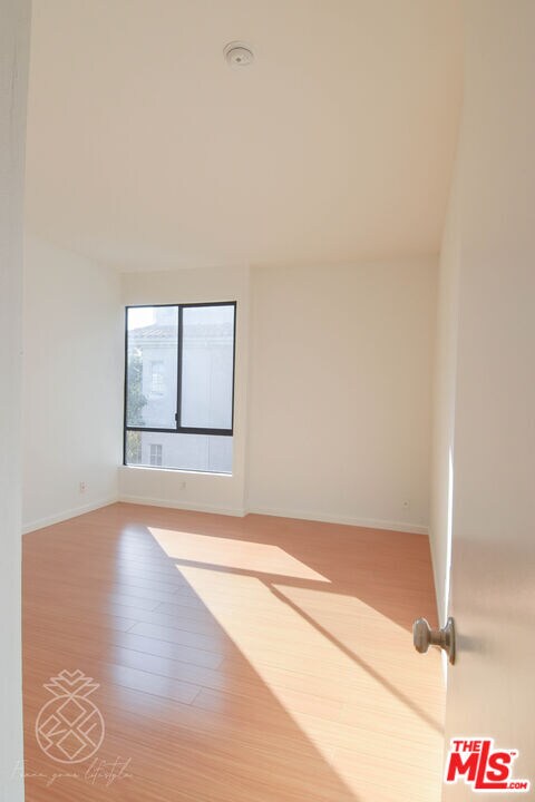 Building Photo - 1727-1727 Glendon Ave