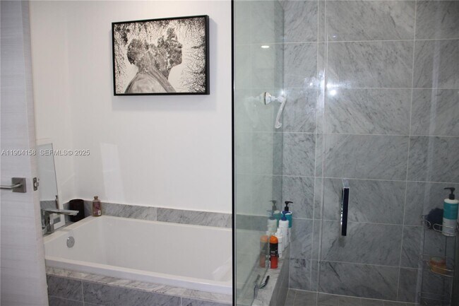 Building Photo - 801 S Miami Ave