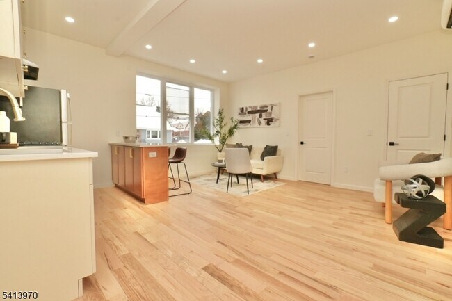 Building Photo - 15 Palisade Ave