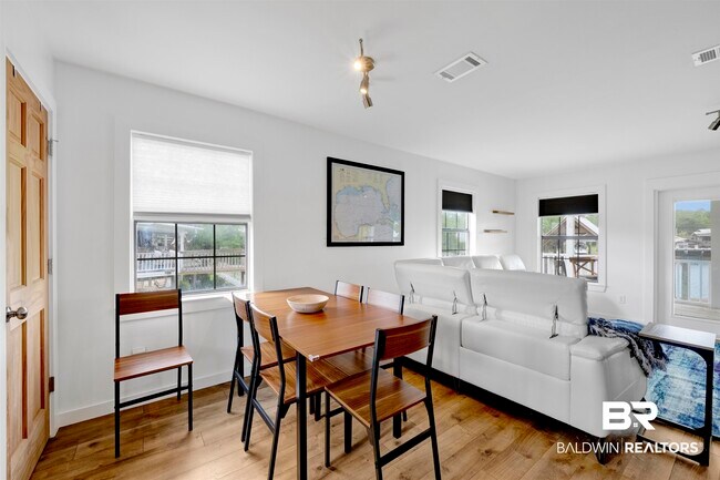 Building Photo - 15851 Keeney Dr