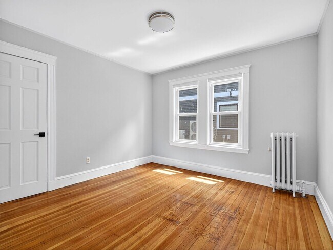 Building Photo - No Brokers Fee. In-Unit Washer and Dryer, All New Kitchen Appliances, Yard