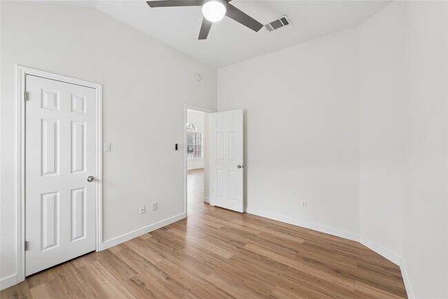 Building Photo - 1506 Cosmos Way