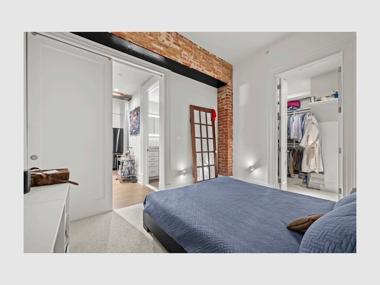 Building Photo - 901 D St NE