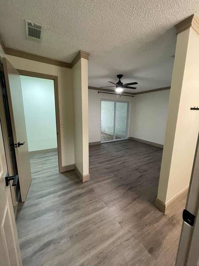 Building Photo - 660 Macduff Ln