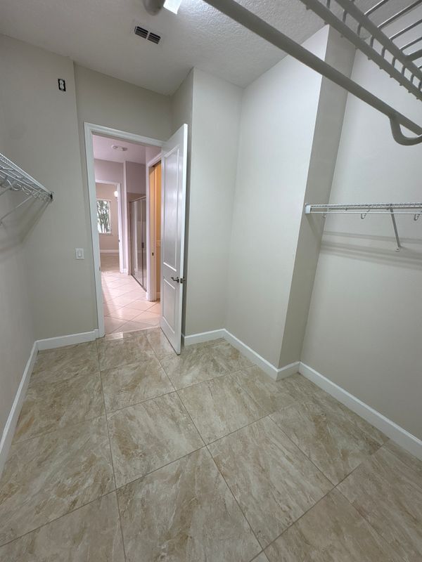 Building Photo - 13775 Benavente Ave