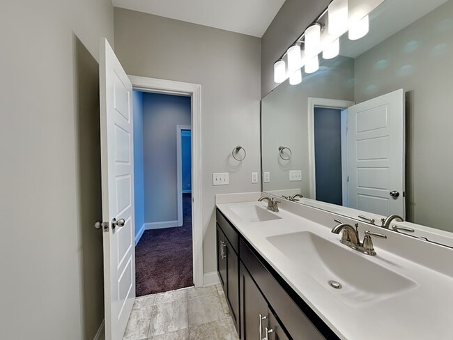 Building Photo - 506 Holden Forest Dr