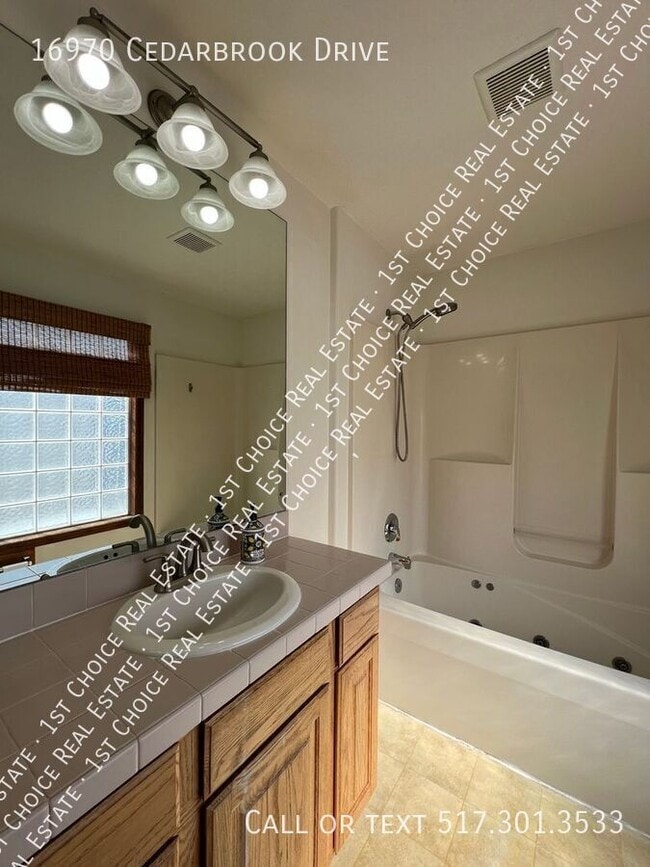 Building Photo - 16970 Cedarbrook Dr