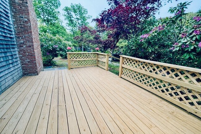 Building Photo - 15 Myrtle Dr