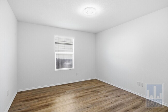 Building Photo - 5913 Toscana Trace