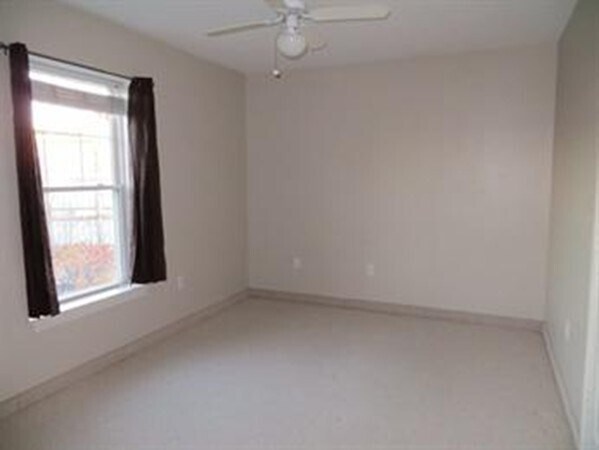 Building Photo - 86 E Howard St