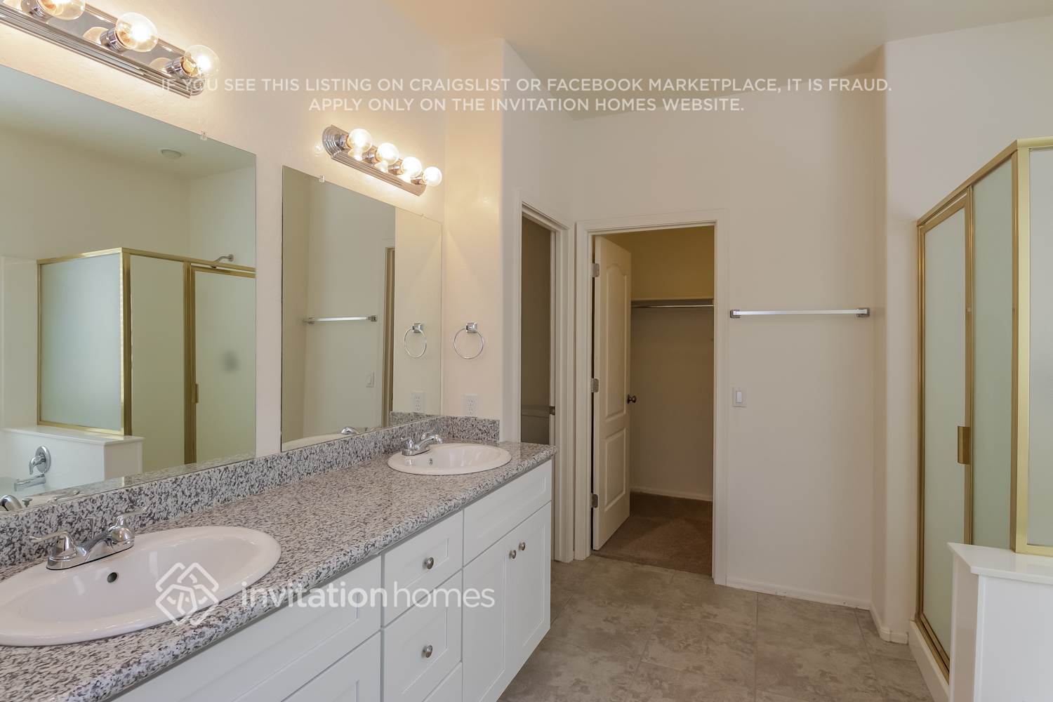 Building Photo - 155 E Canary Ct