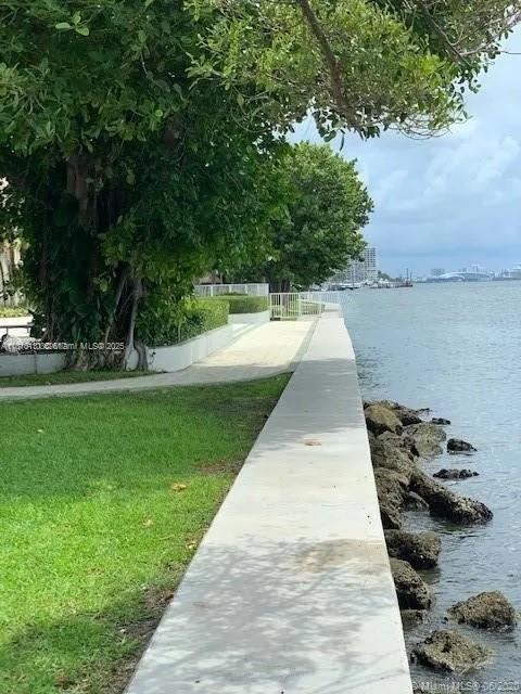 Building Photo - 2451 Brickell Ave