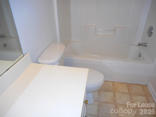 Building Photo - 1957 University Heights Ln