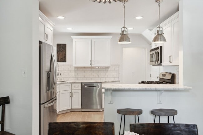 Building Photo - 828 Kirkwood Ave