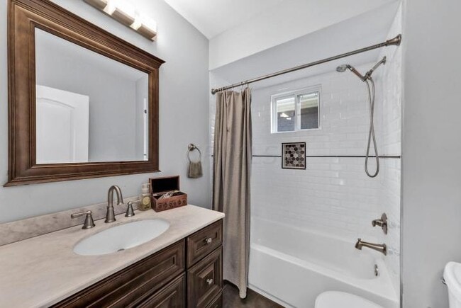 Building Photo - 827 S 22nd St