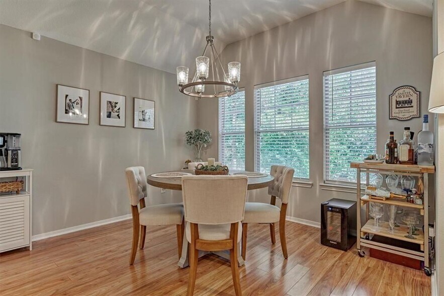 Building Photo - 87 Woodlily Pl