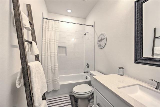 Building Photo - 6150 Shawnee Dr