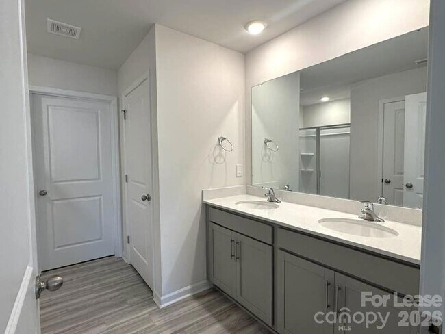 Building Photo - 7898 Old Brk Rd