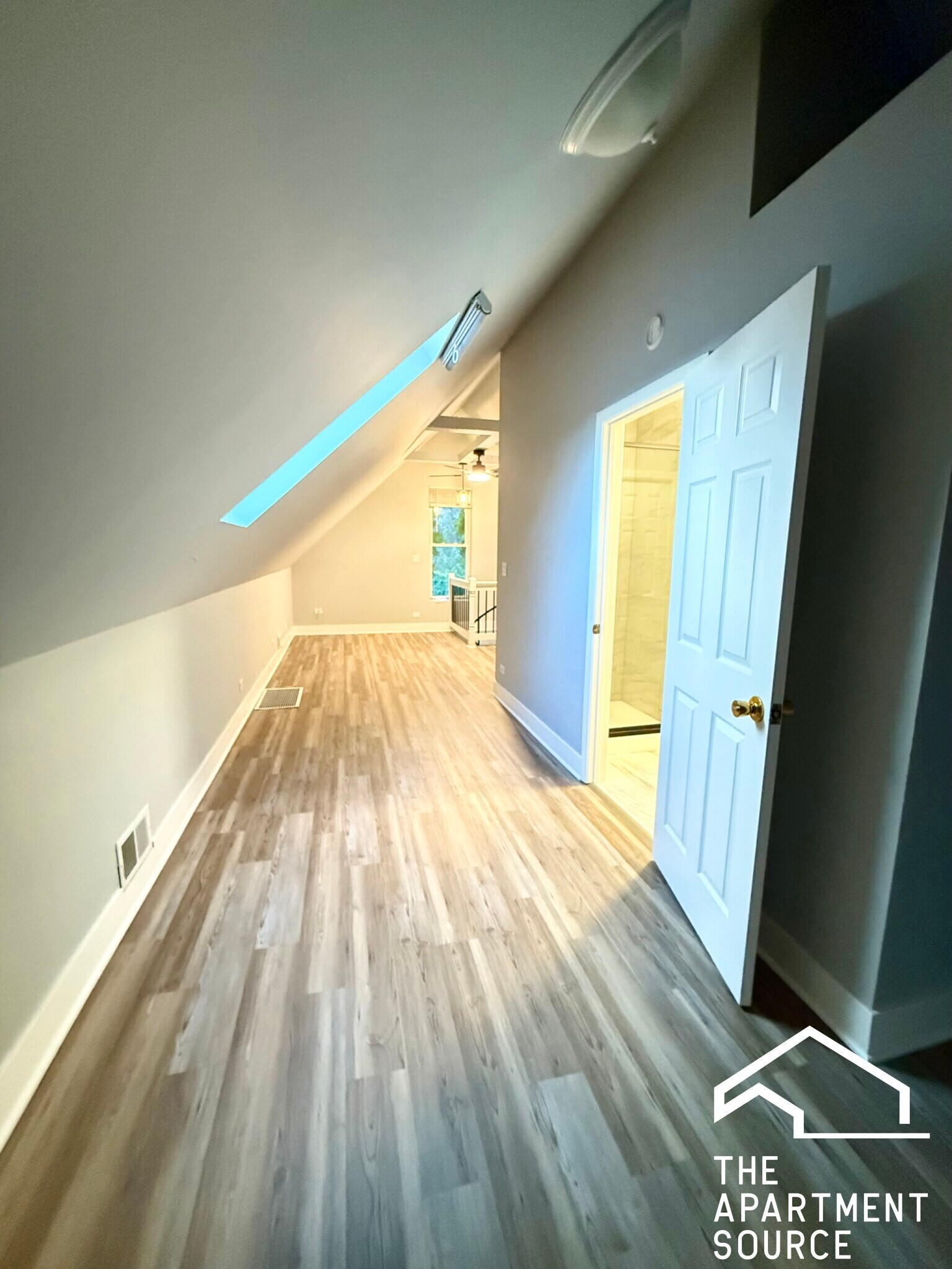 Building Photo - 942 N Elston Ave