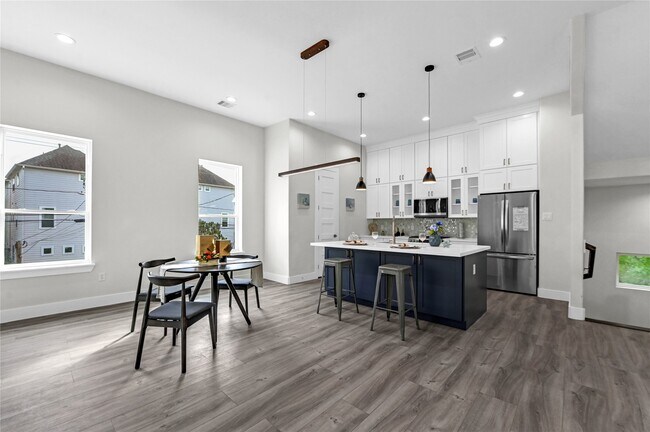 Building Photo - 710 Link Rd