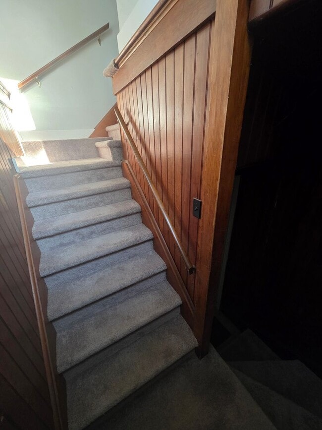 Building Photo - Charming 3 Bedroom Apartment in Millbrook,...