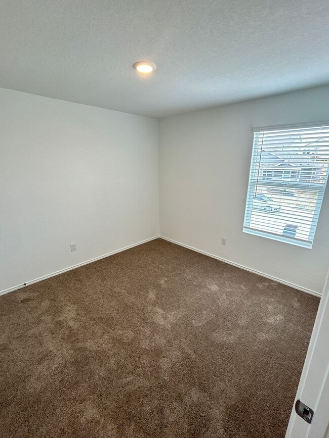 Building Photo - Hidden Trails, Bulverde, TX Spacious 4-Bed...