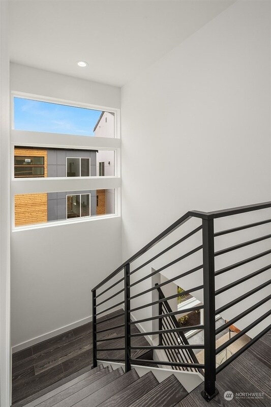 Building Photo - 1714 NE 96th St