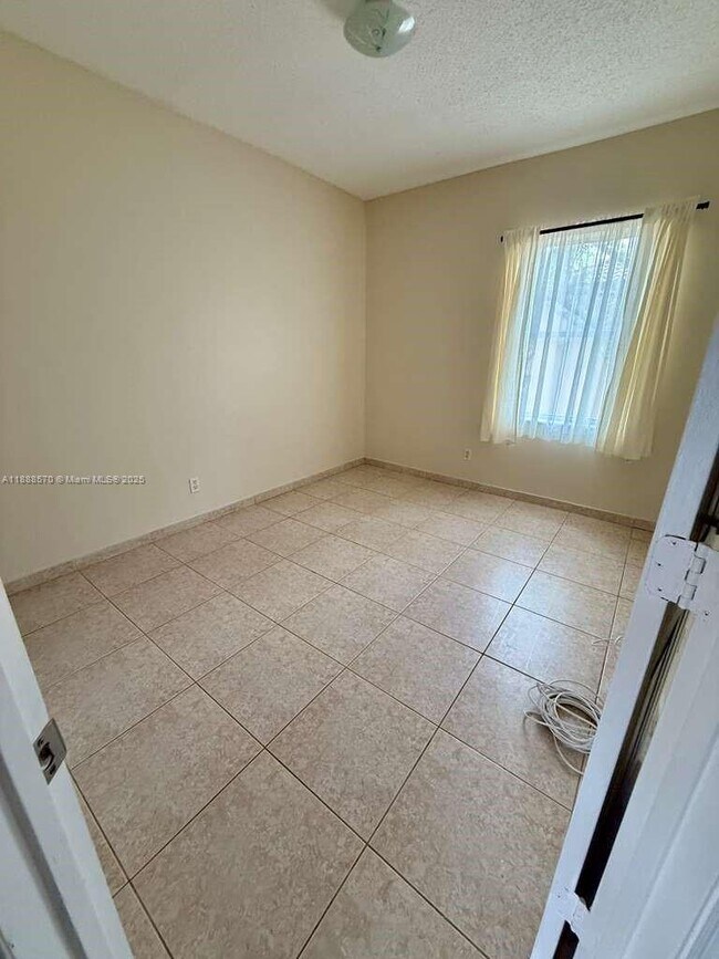 Building Photo - 16111 Emerald Cove Rd