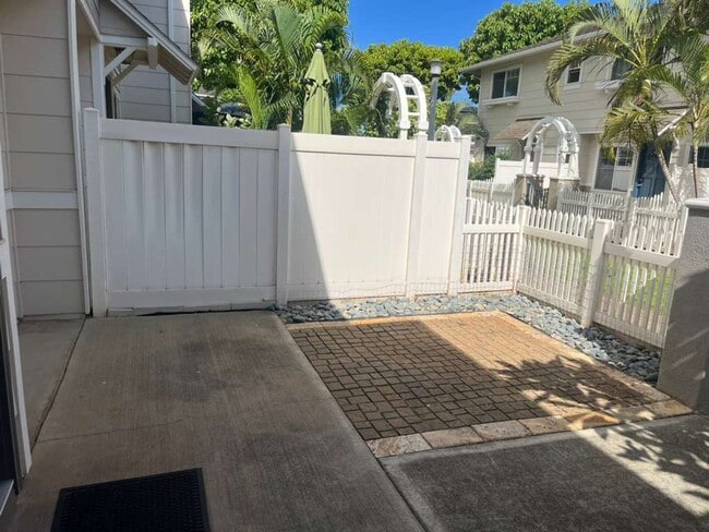 Building Photo - 3 bed 2.5 Bath 2 car garage/ Central AC/ Ewa Beach!