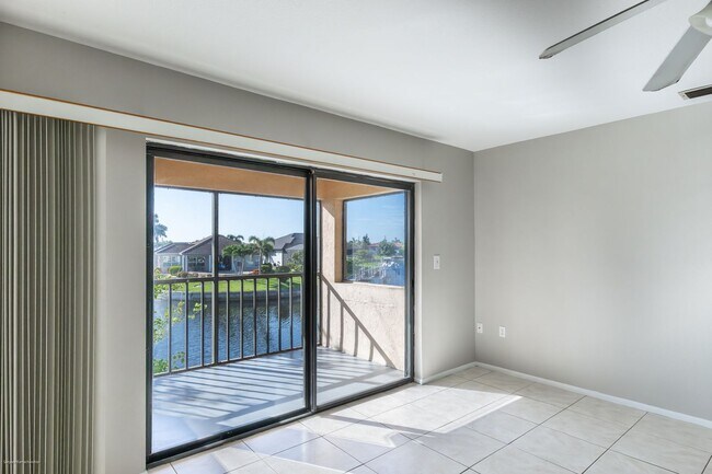Building Photo - WATERFRONT- 2-BEDROOMS, 2-BATH- PUNTA GORD...