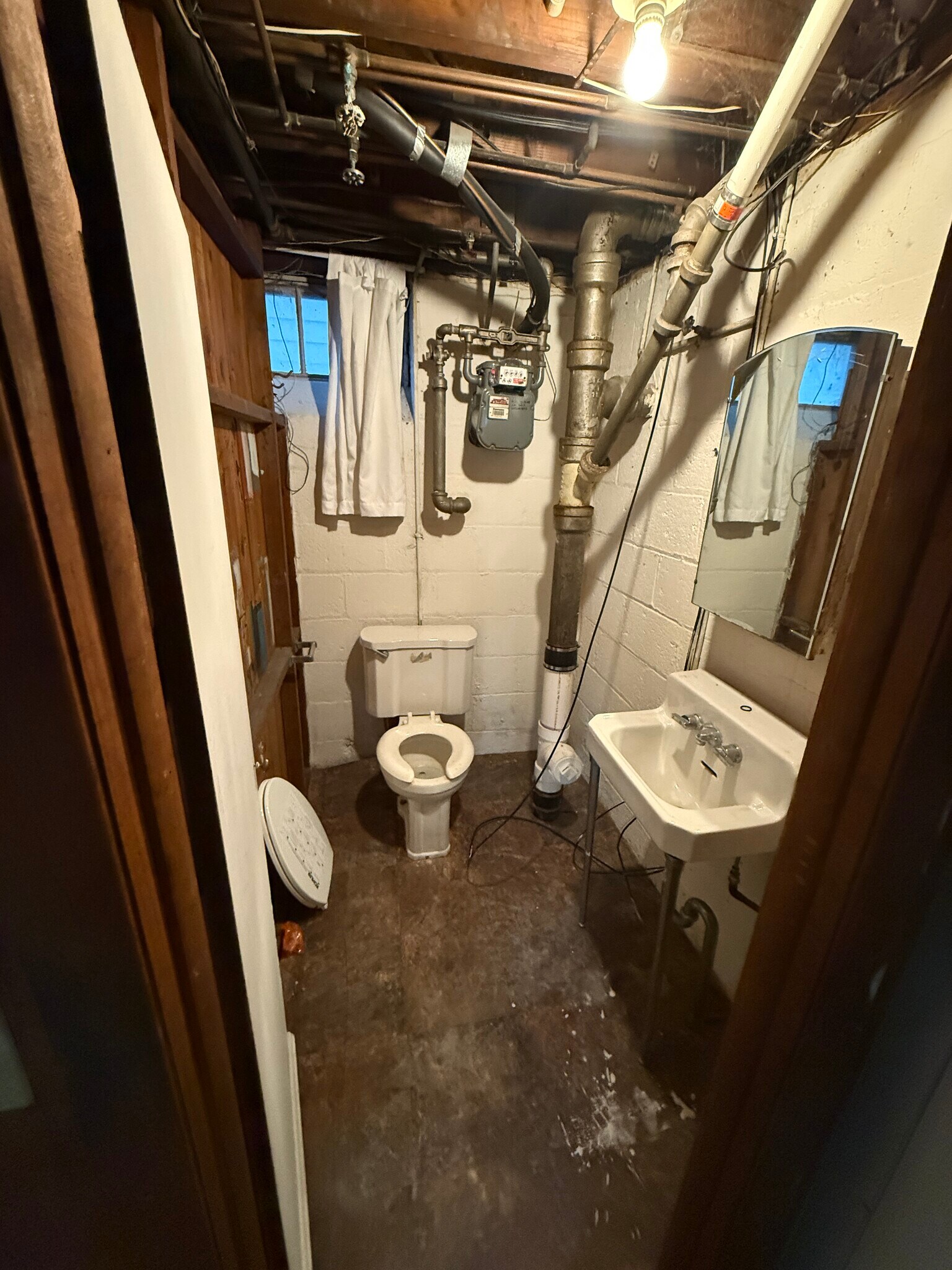basement half bath - 4185 Eastway Rd