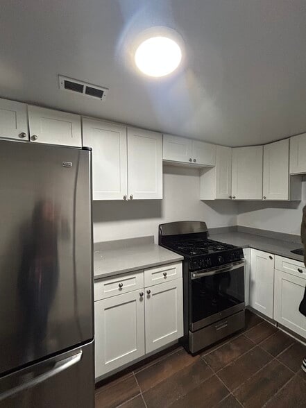Building Photo - 1529 S Homan Ave