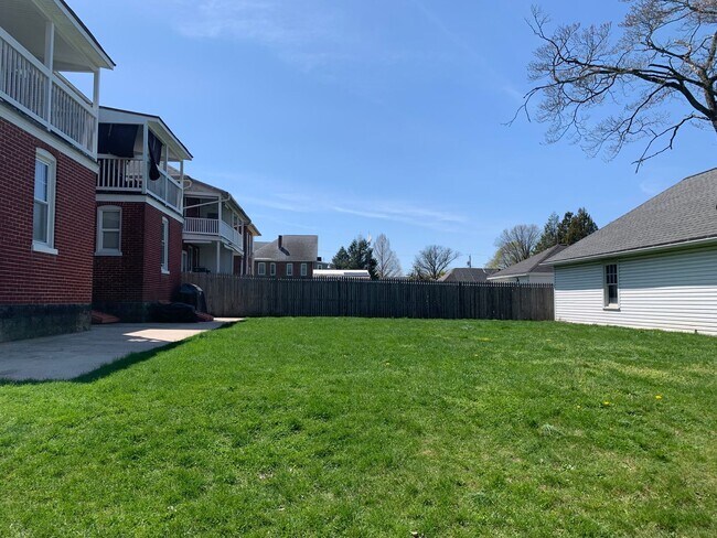 Building Photo - 1343-1347 Scotland Ave