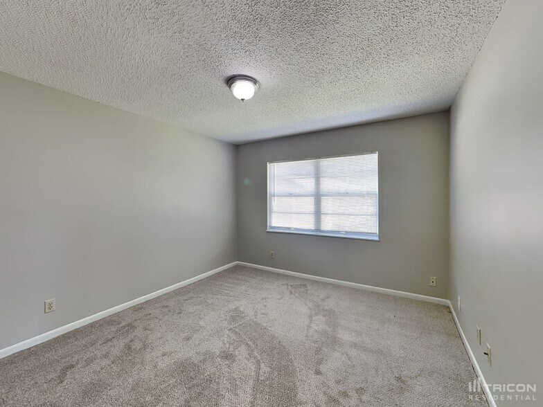 Building Photo - 8379 Locke Ct