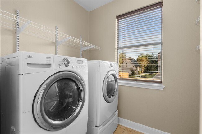 Building Photo - 3001 Lombardi Way