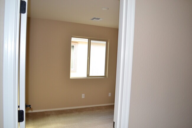 Building Photo - 1715 W Pelican Dr