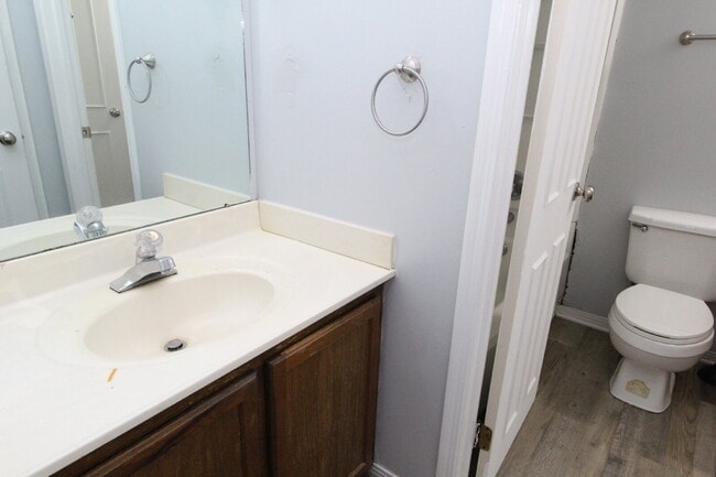Building Photo - 2BD/1.5BA Townhouse in Foxborough – Availa...