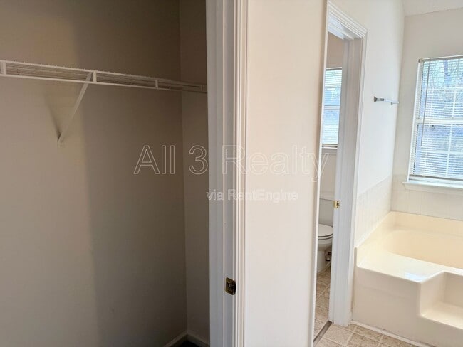 Building Photo - 5519 Lofwood Ln