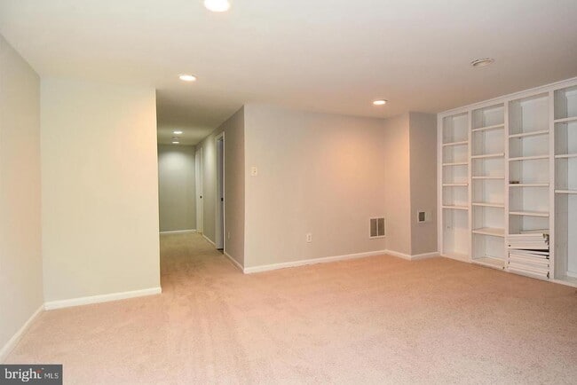 Building Photo - 14488 Black Horse Ct