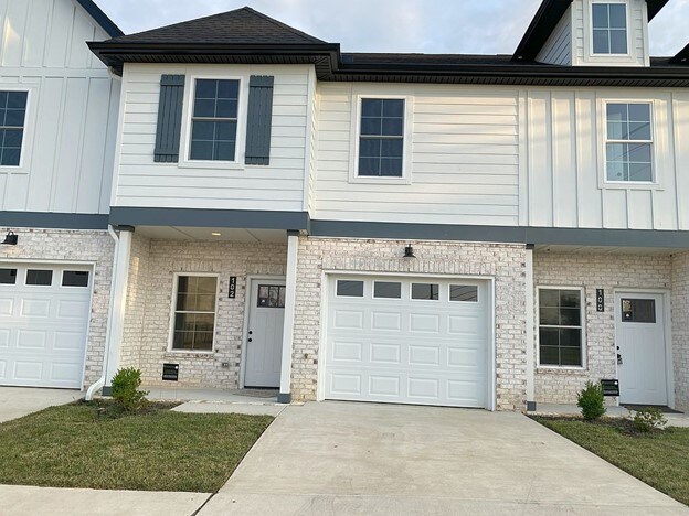 Building Photo - 102 Maple Vw Dr