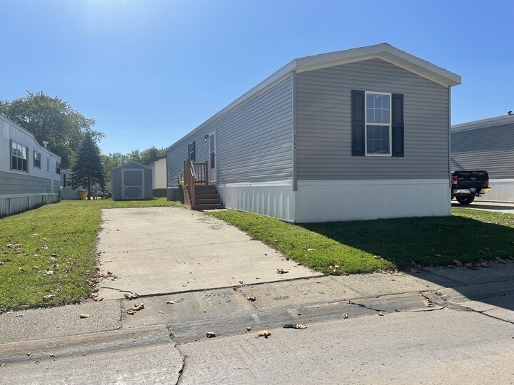 Building Photo - 16206 Normandy St