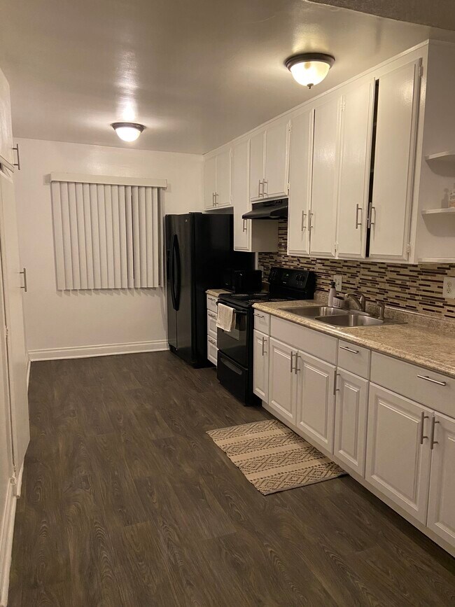 Building Photo - 315 N Louise St