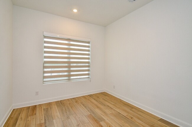 Building Photo - 4827 Avon Ridge Way