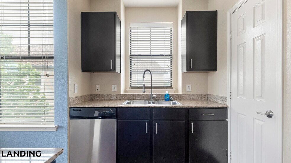 Building Photo - 7500 I-35