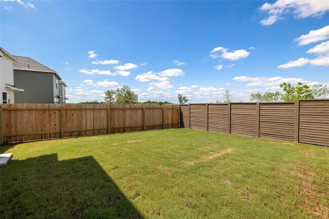 Building Photo - 205 Varner Way