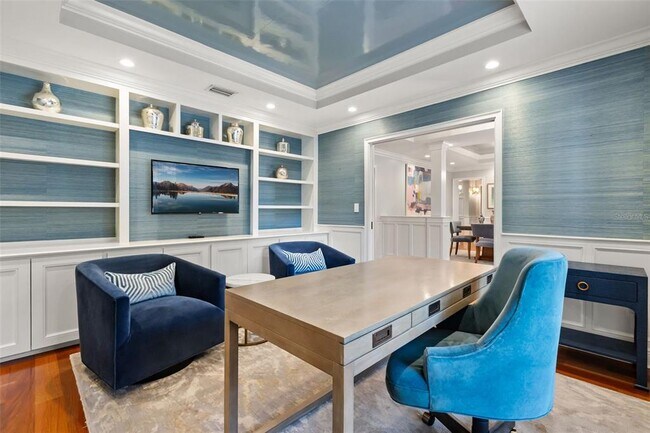 Building Photo - 2220 Vía Tuscany