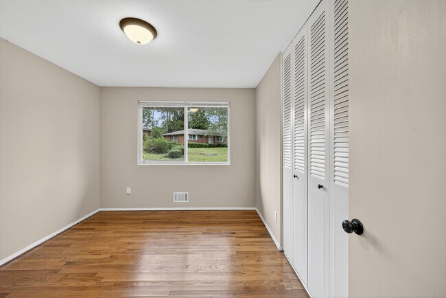 Building Photo - 2327 Mura Dr