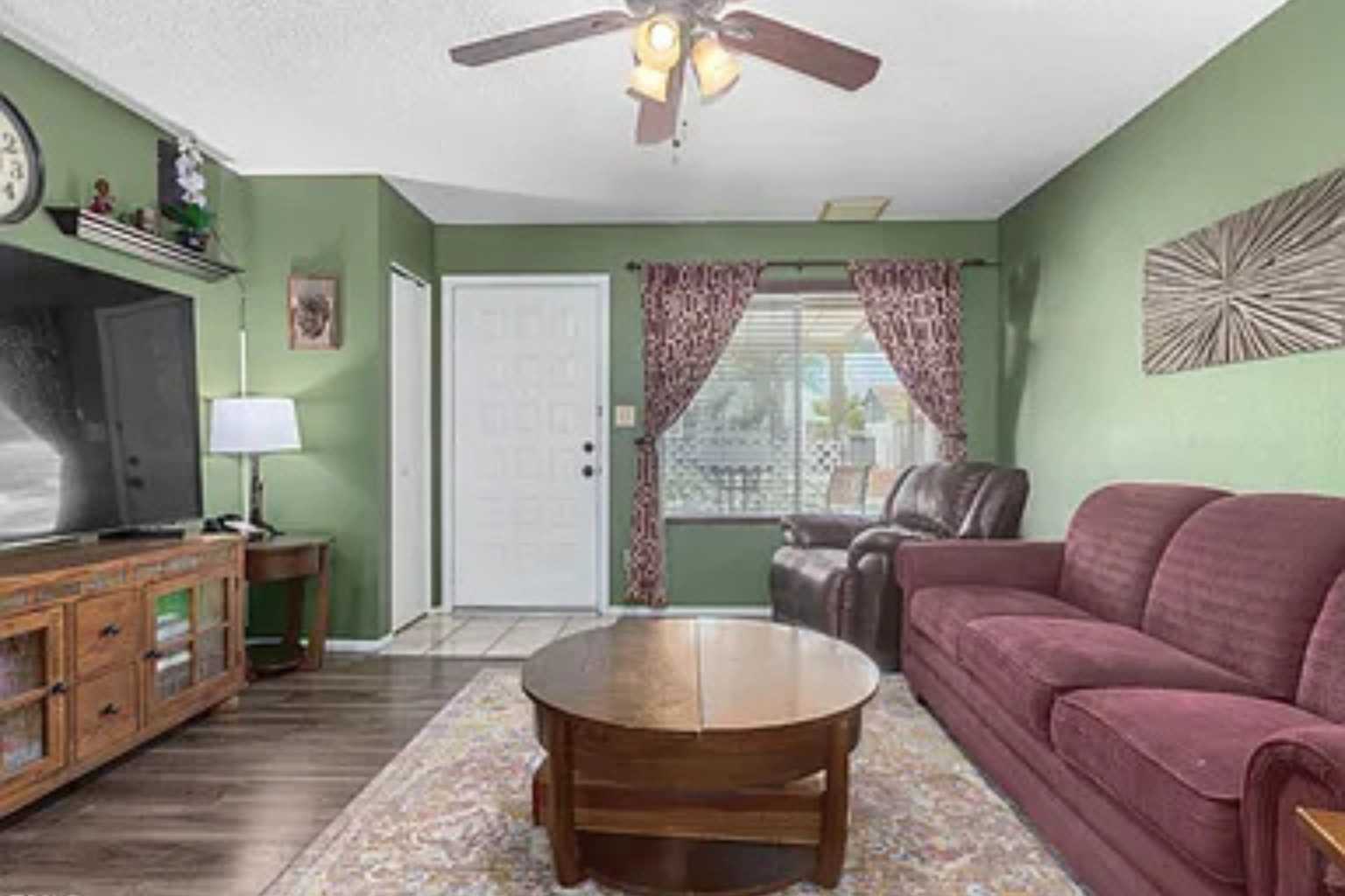 Building Photo - 716 E Hackamore St