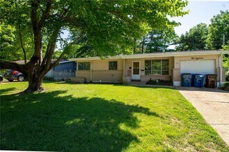 Building Photo - Move-in Ready!